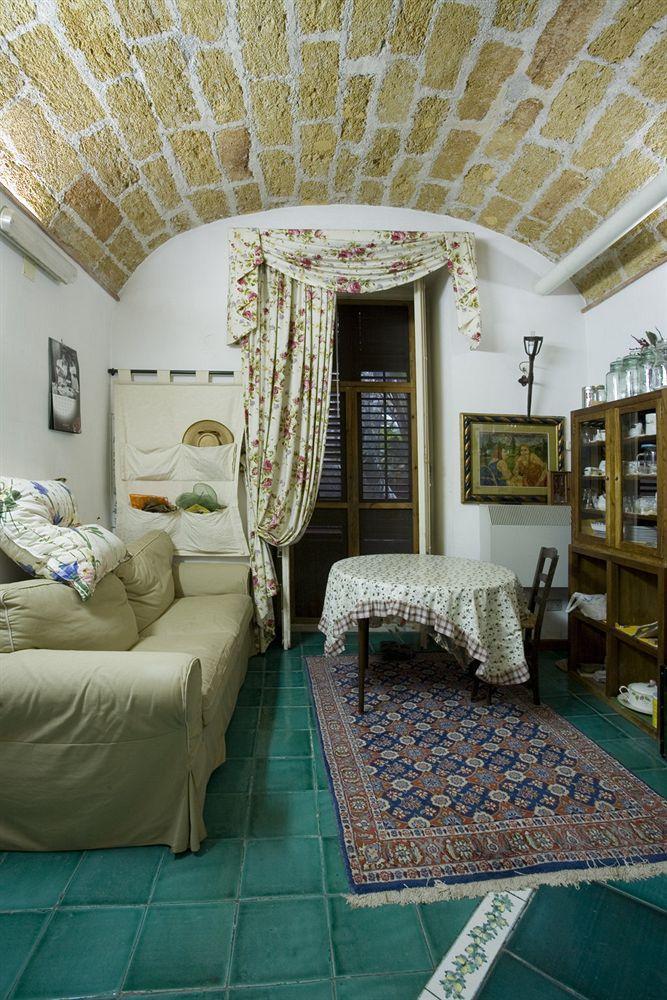 Bed and breakfast Cleopatra 3*